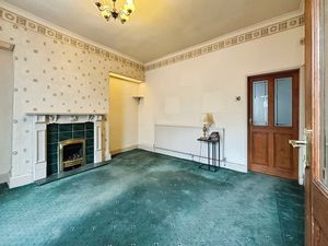 Lounge- click for photo gallery